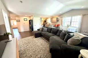 901 9th St SW, Demotte, IN 46310 - Photo 9