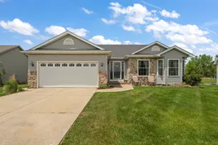 309 Pepper Creek Dr, Valparaiso, IN 46385 - Photo 1