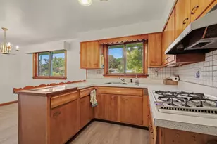 725 S East St, Crown Point, IN 46307 - Photo 5