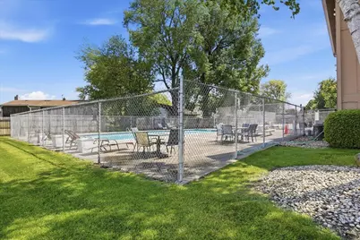 405 Old Stone Road #E4, Munster, IN 46321 - Photo 19