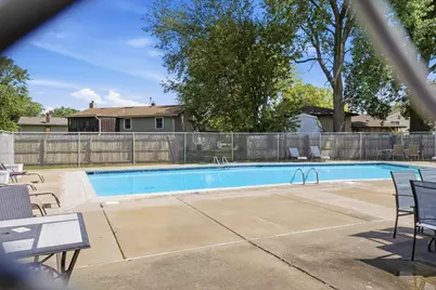 405 Old Stone Road #E4, Munster, IN 46321 - Photo 25