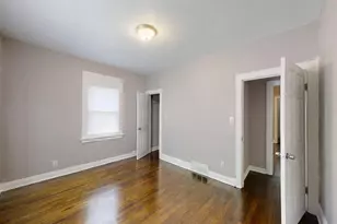 323 Garfield St, Gary, IN 46404 - Photo 7