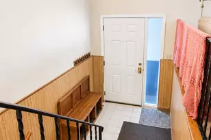 9502 Forrest Dr, Highland, IN 46322 - Photo 7