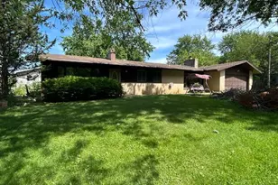 12109 White Oak Dr, Crown Point, IN 46307 - Photo 1