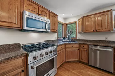 8835 S Lilac Street, Demotte, IN 46310 - Photo 11