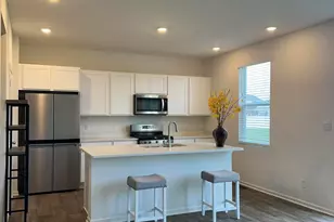179 Aviana Ave, Hobart, IN 46342 - Photo 3