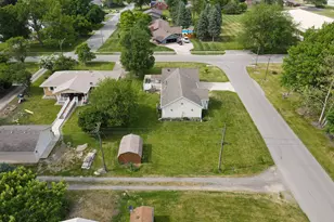 210 N 6th St, Kentland, IN 47951 - Photo 13
