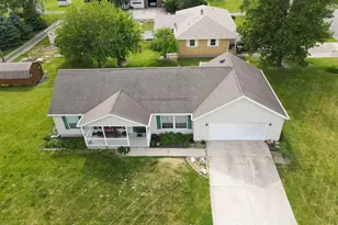 210 N 6th St, Kentland, IN 47951 - Photo 9