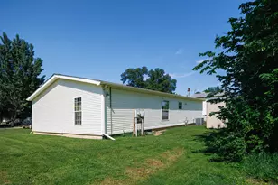 605 E Washington St, Morocco, IN 47963 - Photo 5