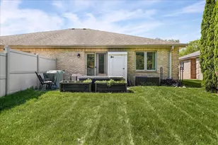 2823 100th St, Highland, IN 46322 - Photo 23