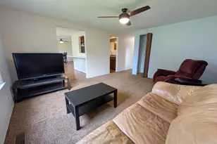 911 Harrison St, Frankton, IN 46044 - Photo 11