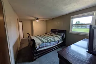 911 Harrison St, Frankton, IN 46044 - Photo 13