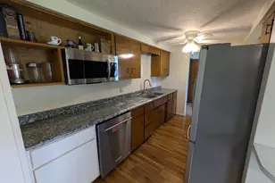 911 Harrison St, Frankton, IN 46044 - Photo 7