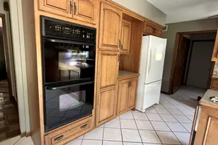 6834 Mercedes Ln, Demotte, IN 46310 - Photo 15