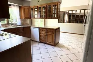 6834 Mercedes Ln, Demotte, IN 46310 - Photo 11