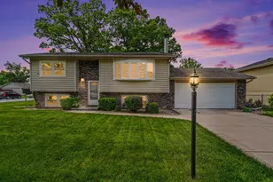 2801 Crabapple Ln, Hobart, IN 46342 - Photo 1