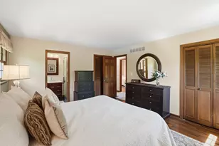 2060 Maid Marion Dr N, Schererville, IN 46375 - Photo 23