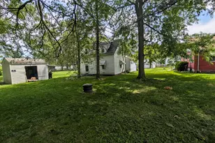 405 Maple Ave, Wheeler, IN 46393 - Photo 3