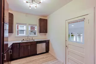 306 Brown St, Valparaiso, IN 46383 - Photo 9