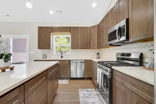2861 Benton St, Lake Station, IN 46405 - Photo 9