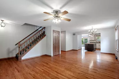203 Parkwood Drive, Valparaiso, IN 46383 - Photo 3