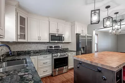 203 Parkwood Drive, Valparaiso, IN 46383 - Photo 7