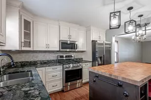 203 Parkwood Dr, Valparaiso, IN 46383 - Photo 7