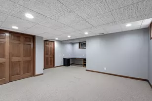 203 Parkwood Dr, Valparaiso, IN 46383 - Photo 27