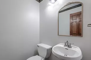 203 Parkwood Dr, Valparaiso, IN 46383 - Photo 13