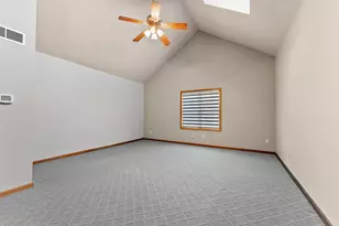 552 Fleetwood Dr N, Valparaiso, IN 46385 - Photo 29