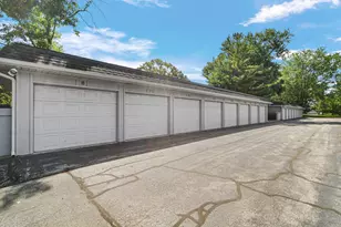 9320 Spring Creek Dr, Highland, IN 46322 - Photo 17