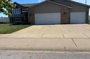 6713 Silver Cloud Dr, Portage, IN 46368 - Photo 3