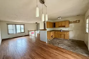 714 Washington Park Blvd, Michigan City, IN 46360 - Photo 3