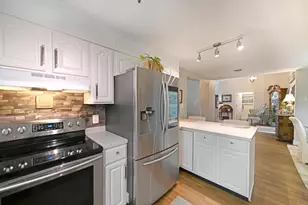22618 Lake Shore Dr, Elkhart, IN 46514 - Photo 9