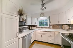 22618 Lake Shore Dr, Elkhart, IN 46514 - Photo 7