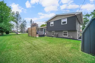 9 Hickory Dr, Hobart, IN 46342 - Photo 19