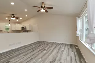 699 Cross Meadows Dr, Valparaiso, IN 46385 - Photo 7