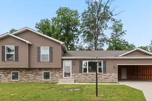 699 Cross Meadows Dr, Valparaiso, IN 46385 - Photo 1