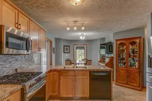 923 Tiller Dr, Valparaiso, IN 46385 - Photo 11