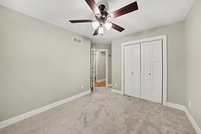 7563 E 400 N, Rolling Prairie, IN 46371 - Photo 9