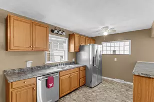 517 Jackson St, Michigan City, IN 46360 - Photo 5