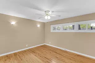 517 Jackson St, Michigan City, IN 46360 - Photo 9