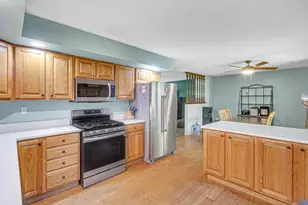 166 N Woodland Dr, La Porte, IN 46350 - Photo 7