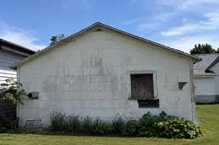 230 W Mill St, Goodland, IN 47948 - Photo 5