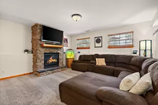 358 Cori Ct, Valparaiso, IN 46383 - Photo 9