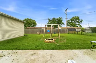 670 Newport Rd, Valparaiso, IN 46385 - Photo 5