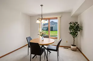 633 W 94th Ct, Crown Point, IN 46307 - Photo 7