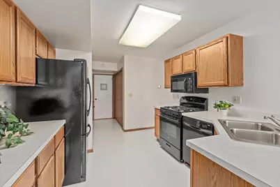633 W 94th Court, Crown Point, IN 46307 - Photo 9
