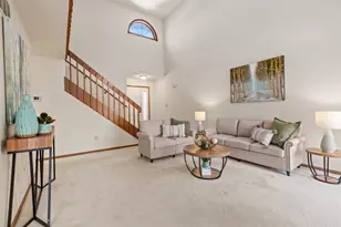 633 W 94th Ct, Crown Point, IN 46307 - Photo 3