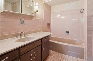 622 S Ash St, Hobart, IN 46342 - Photo 17